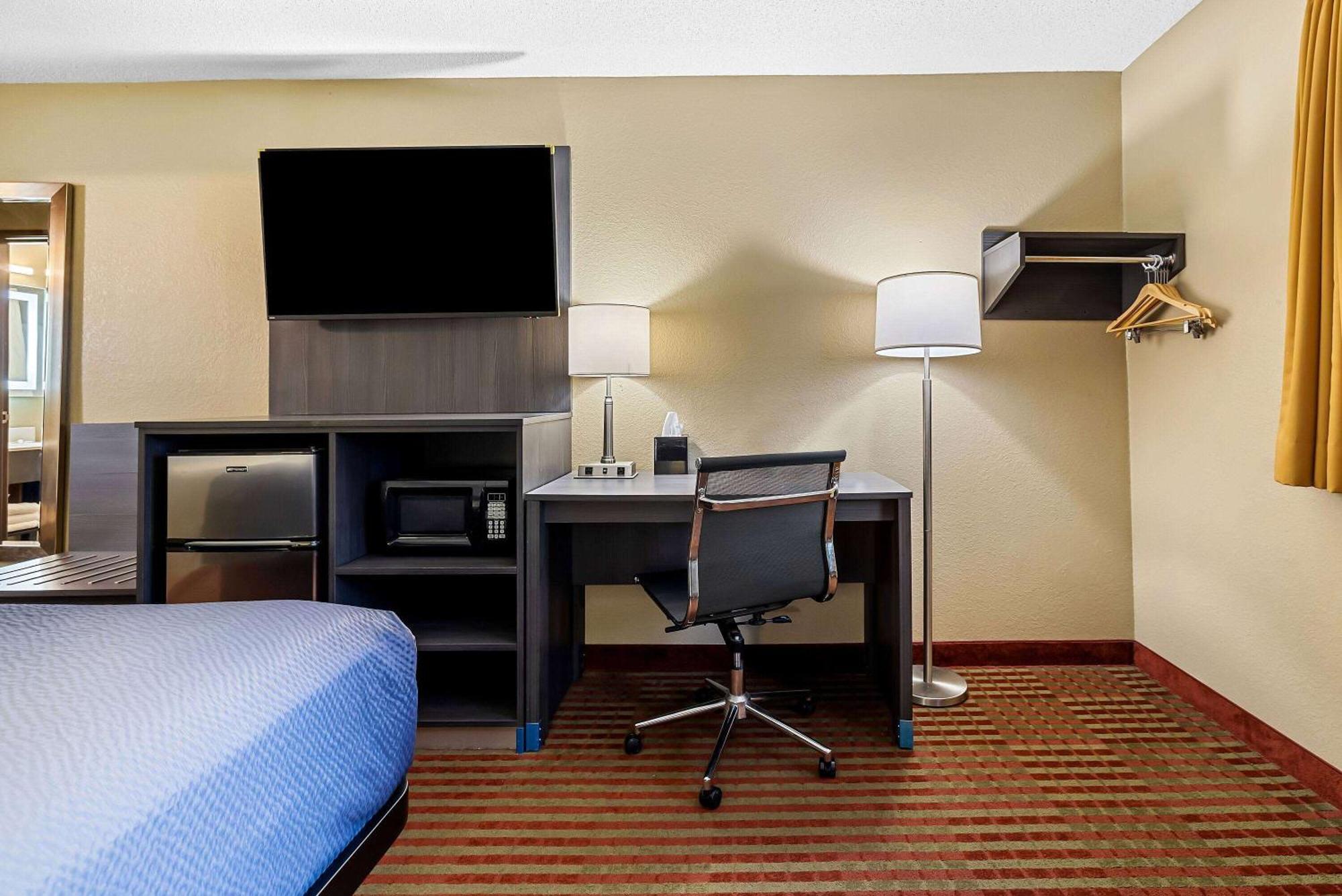 Super 8 By Wyndham Amsterdam Hotel Buitenkant foto