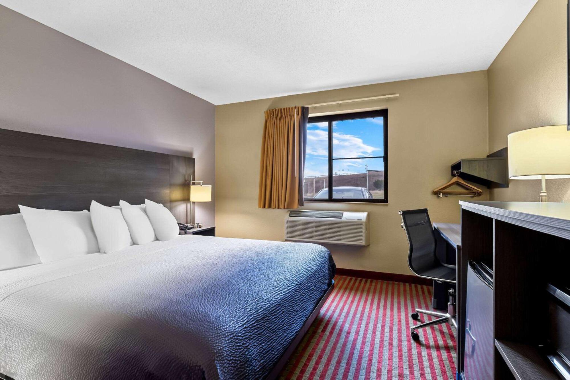 Super 8 By Wyndham Amsterdam Hotel Buitenkant foto