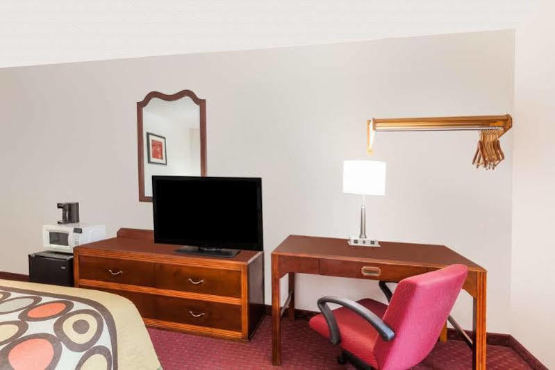 Super 8 By Wyndham Amsterdam Hotel Buitenkant foto